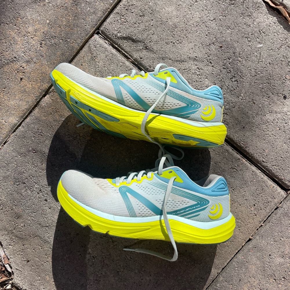 Topo Magnifly 4 Road Running Shoes